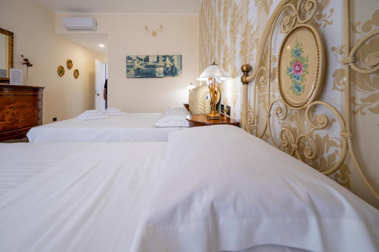 Villa Floyd Charming Rooms B&B Pachino Exterior foto